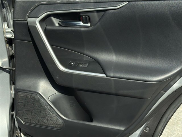Used 2020 Toyota RAV4 Limited image 39