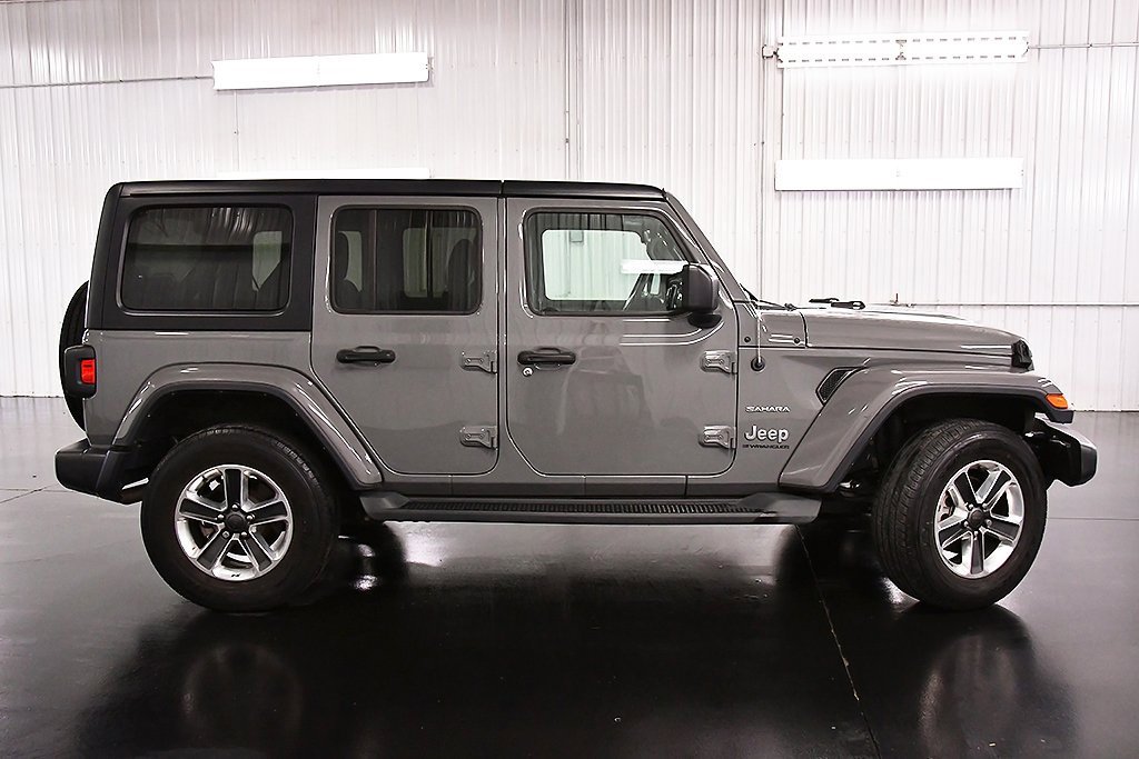 Used 2023 Jeep Wrangler Sahara image 8