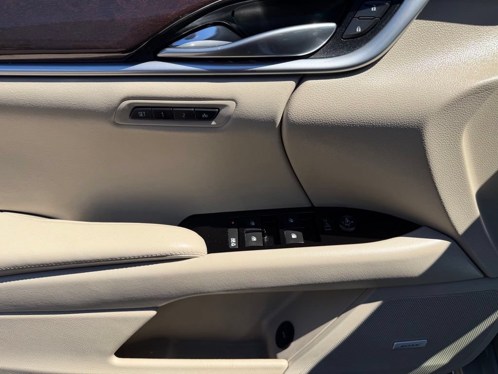 Certified 2017 Cadillac XTS Luxury FWD image 12