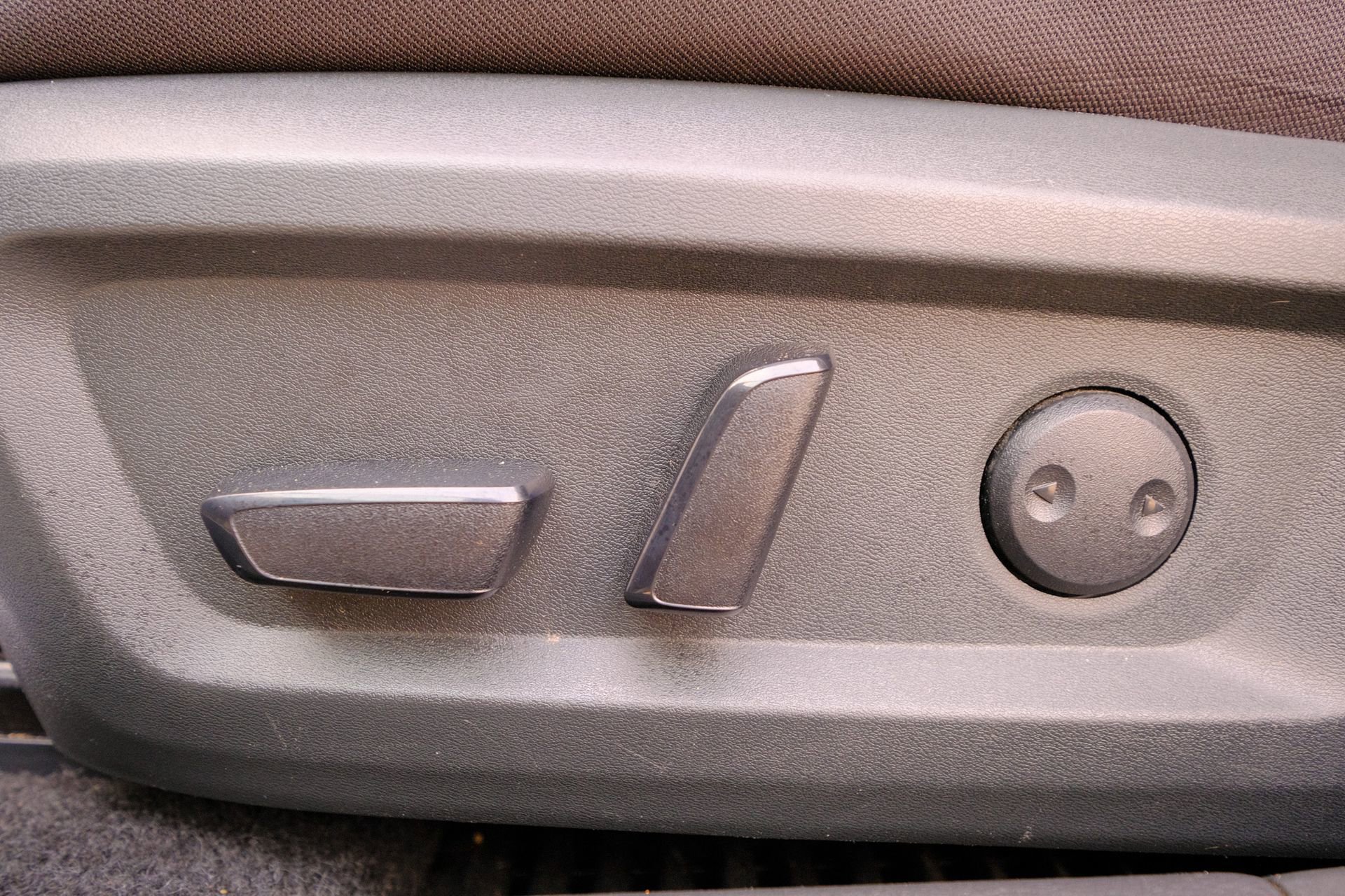 Used 2023 Nissan Rogue SV image 37