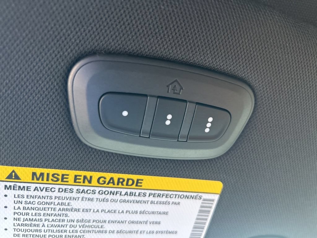 New 2026 Chrysler Pacifica Select FWD image 44