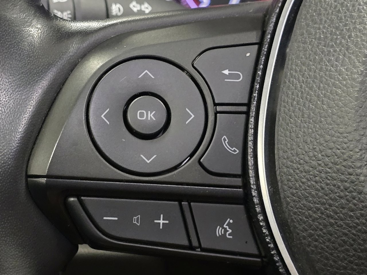 Used 2021 Toyota RAV4 Limited image 35