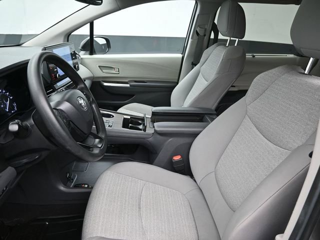 Certified 2024 Toyota Sienna LE w/ LE Plus Package image 30