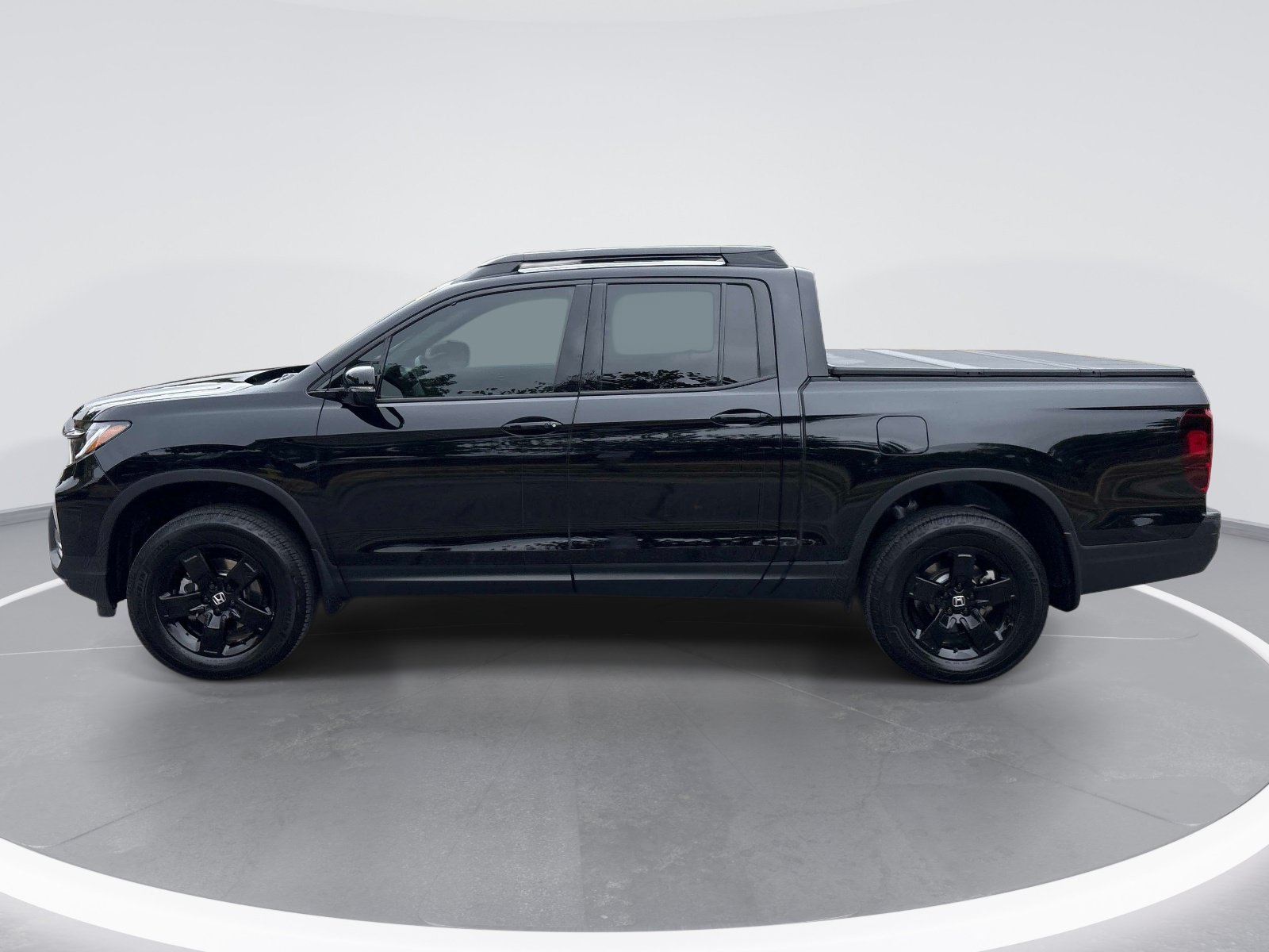 Used 2025 Honda Ridgeline Black Edition image 5