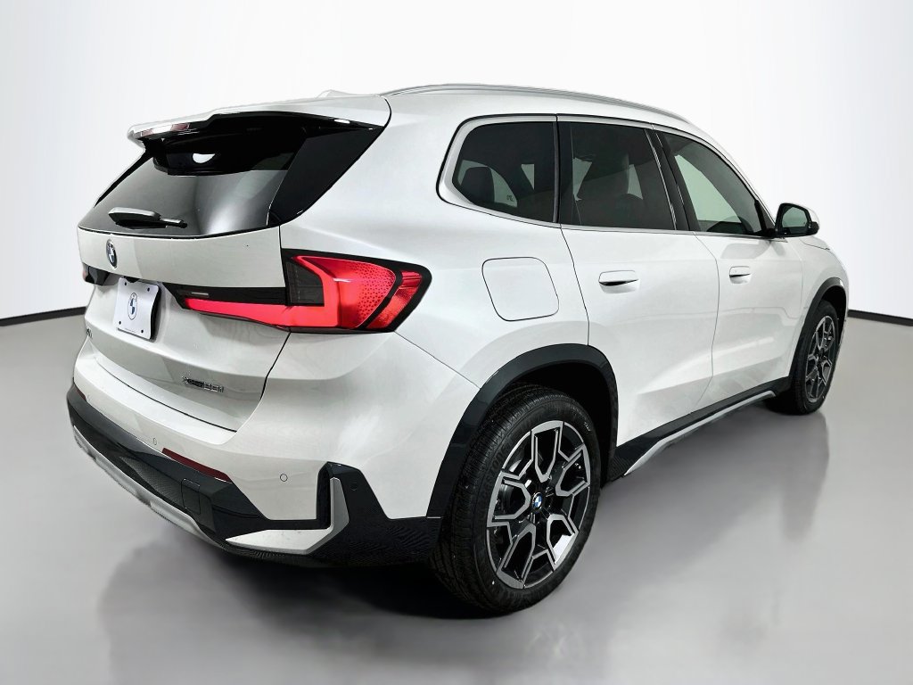 New 2027 BMW X1 xDrive28i w/ Technology Package AWD/4WD image 5