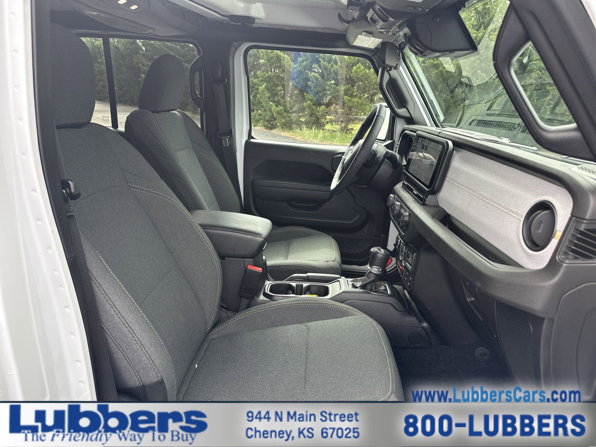 Used 2025 Jeep Wrangler Willys AWD/4WD image 20