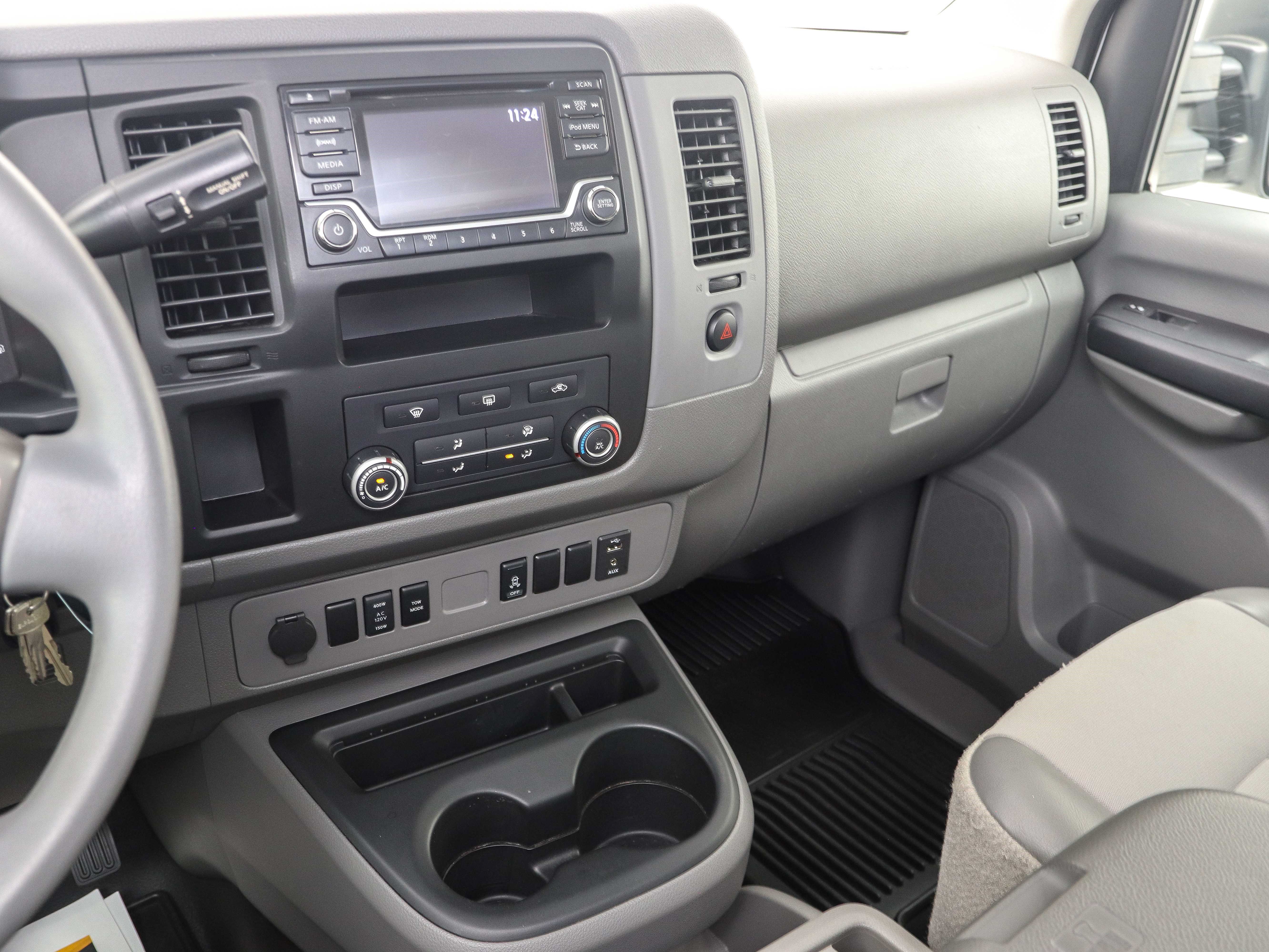 Used 2018 Nissan NV 2500 SV RWD image 17