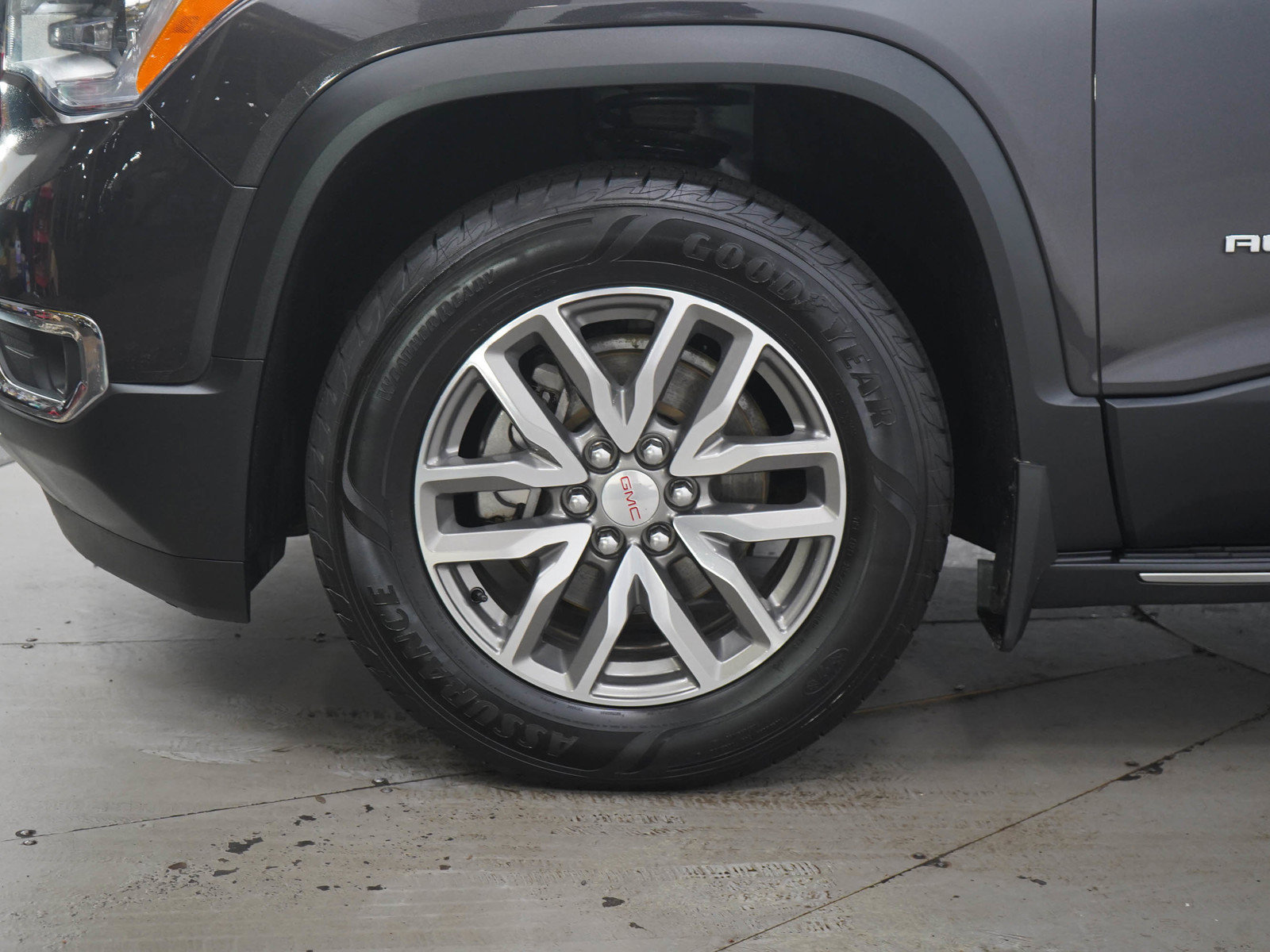 Used 2018 GMC Acadia SLE AWD/4WD image 29