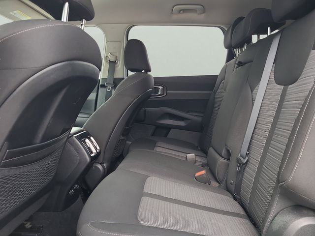 Used 2023 Kia Sorento LX FWD image 9