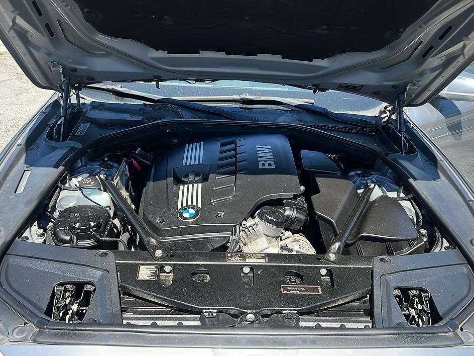 Used 2011 BMW 528i Sedan RWD image 8