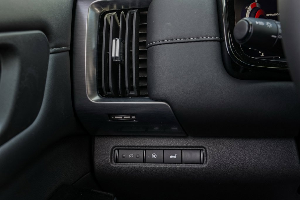 New 2026 Nissan Pathfinder SL FWD image 33