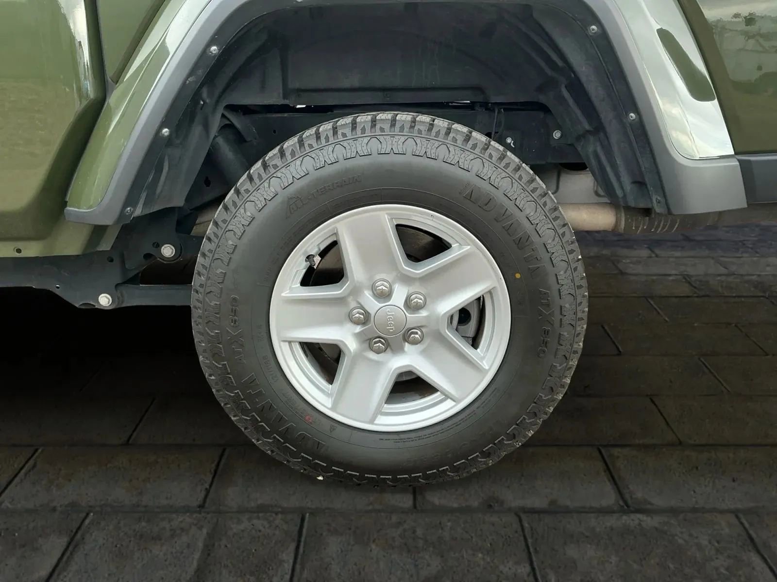 Used 2022 Jeep Gladiator Sport image 18