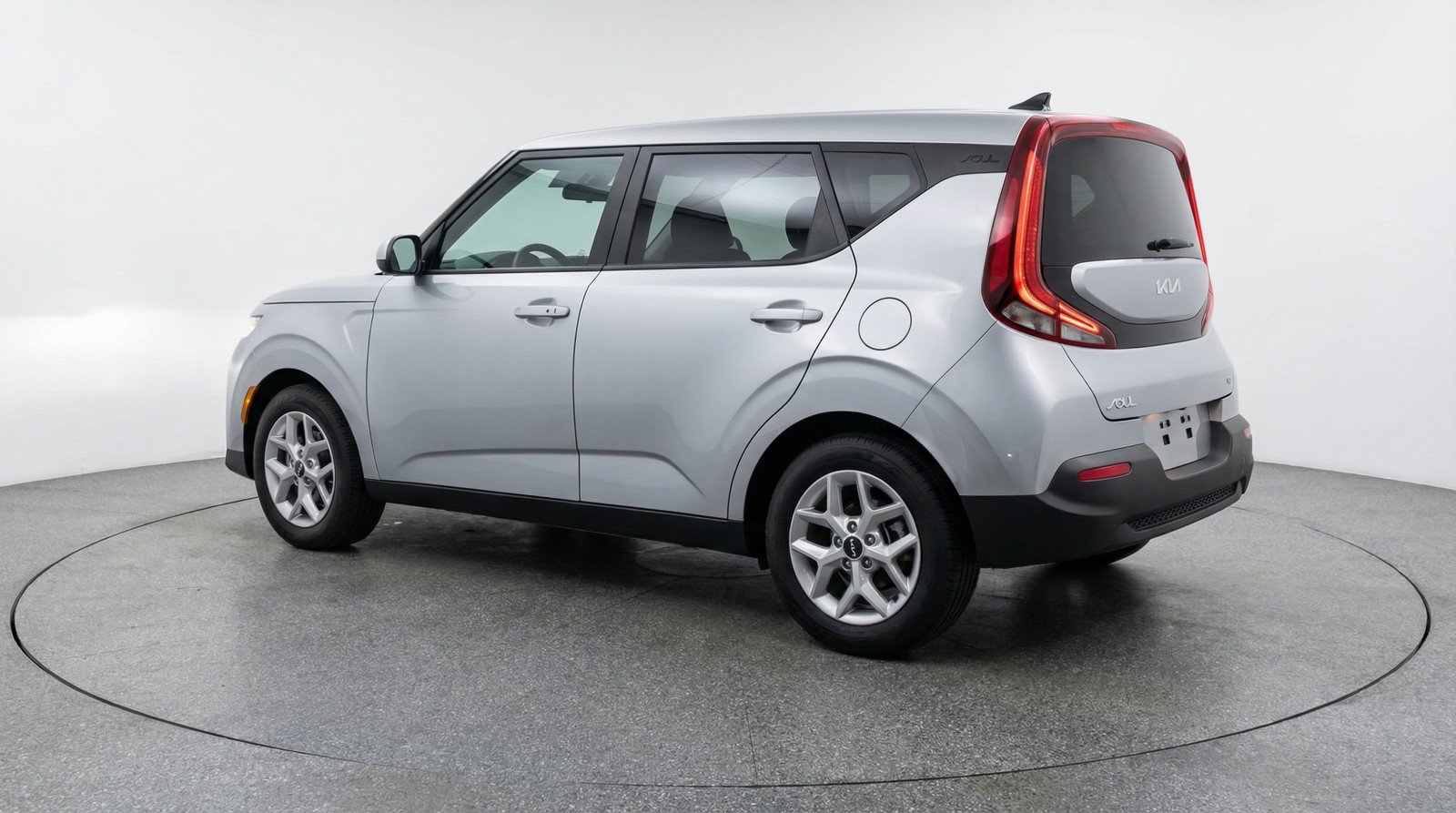 Used 2025 Kia Soul LX w/ LX Technology Package FWD image 6