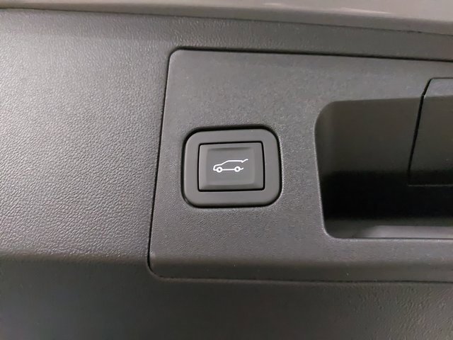 Used 2025 Cadillac XT5 Sportv w/ LPO, Floor Liner Package image 13