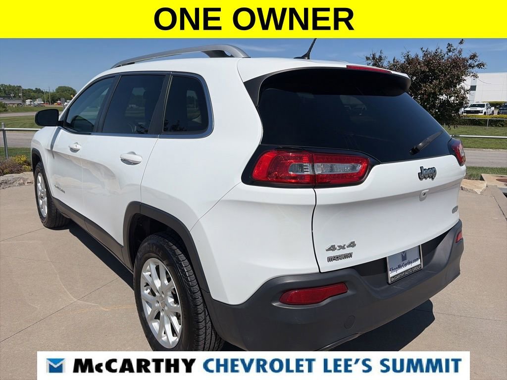 Used 2017 Jeep Cherokee Latitude w/ Cold Weather Group AWD/4WD image 11
