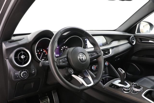 Used 2023 Alfa Romeo Stelvio Ti AWD/4WD image 13