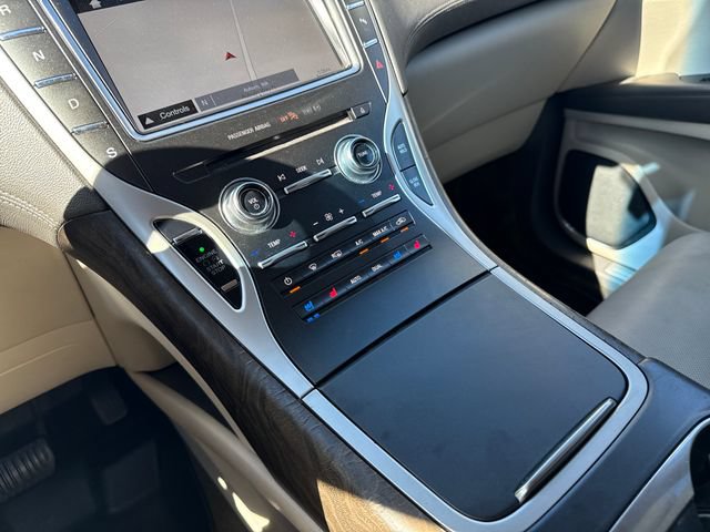 Used 2018 Lincoln MKX Reserve w/ Driver Assistance Package AWD/4WD image 26