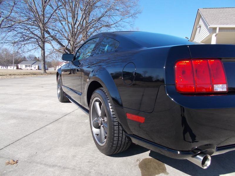 Used 2009 Ford Mustang GT image 4