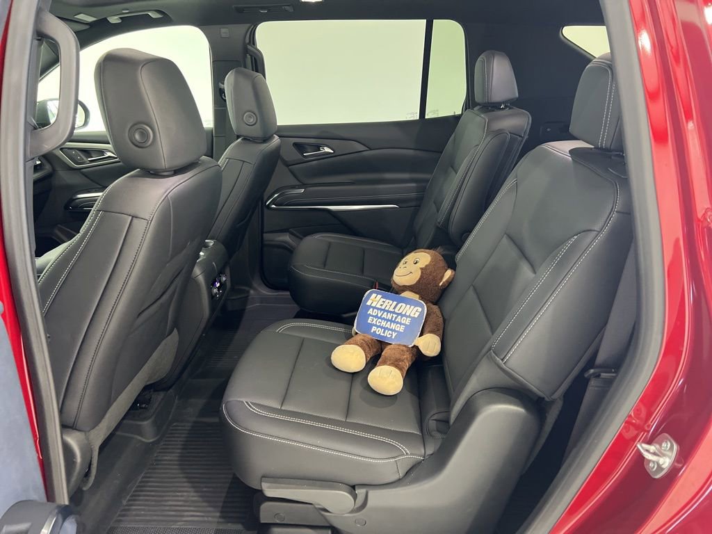 Used 2025 Chevrolet Traverse LT w/ Sun and Wheel Package FWD image 23