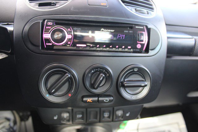Used 2008 Volkswagen Beetle S FWD image 9