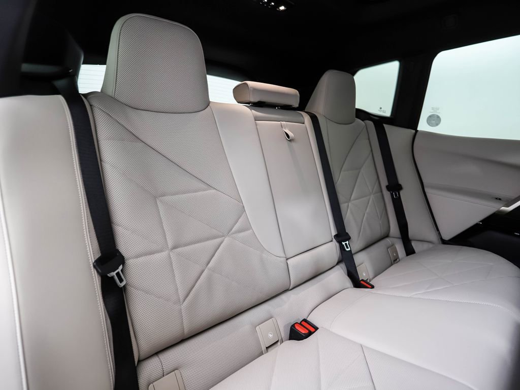 New 2026 BMW iX xDrive60 image 29