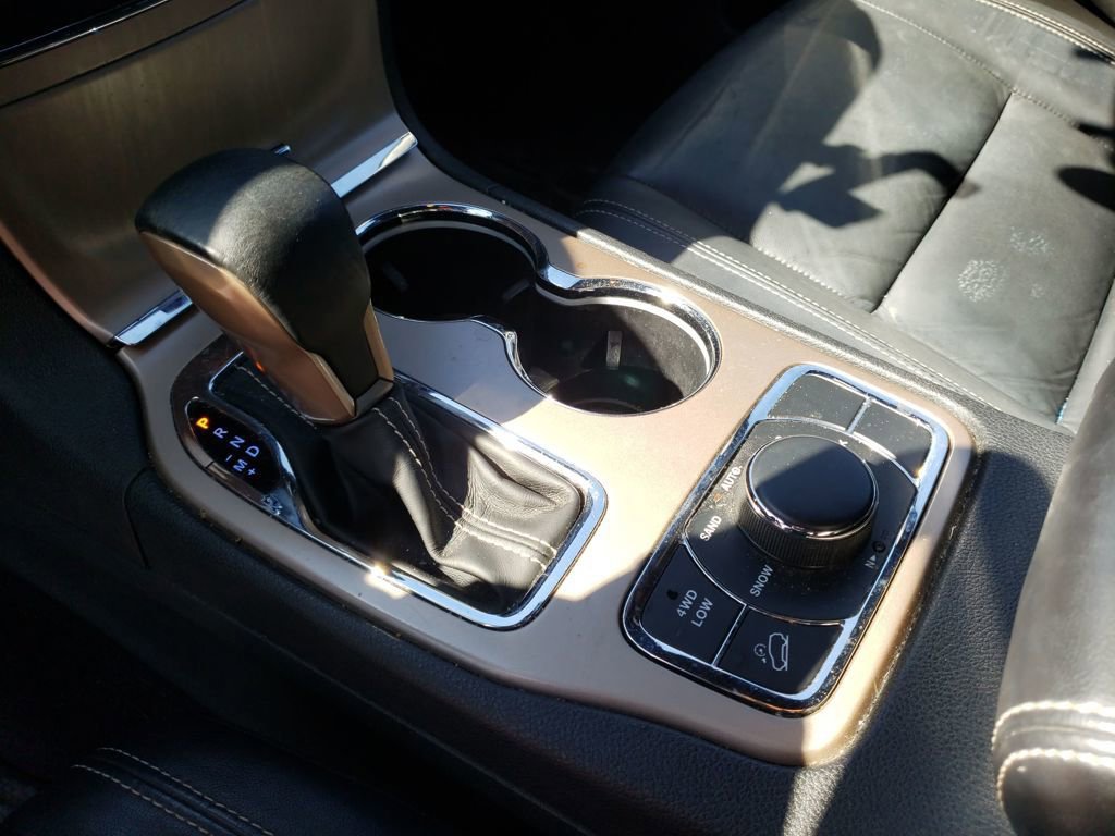 Used 2017 Jeep Grand Cherokee Limited w/ Trailer Tow Group IV image 26