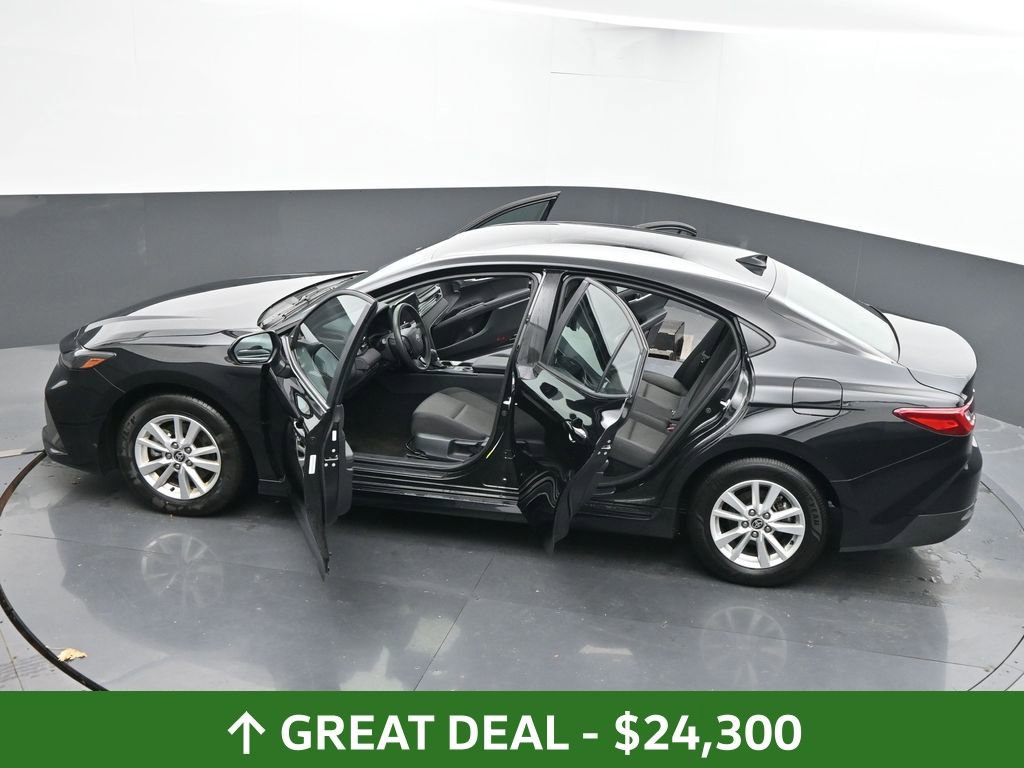 Used 2025 Toyota Camry LE image 62