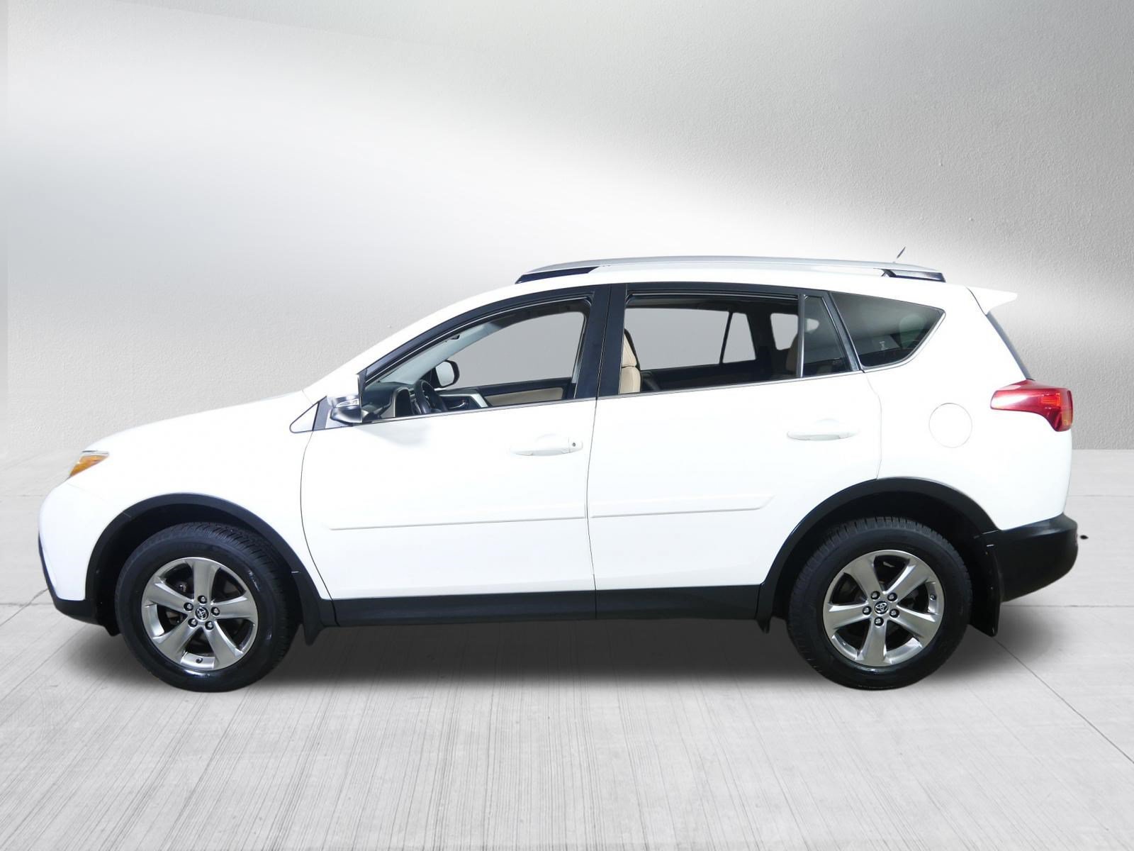 Used 2015 Toyota RAV4 XLE AWD/4WD image 4