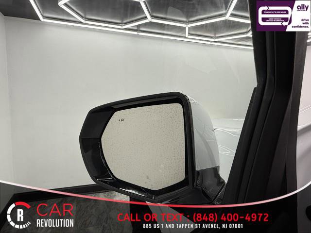 Used 2024 GMC Yukon XL SLT image 37