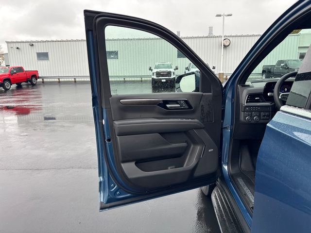 New 2026 Chevrolet Suburban LT image 10