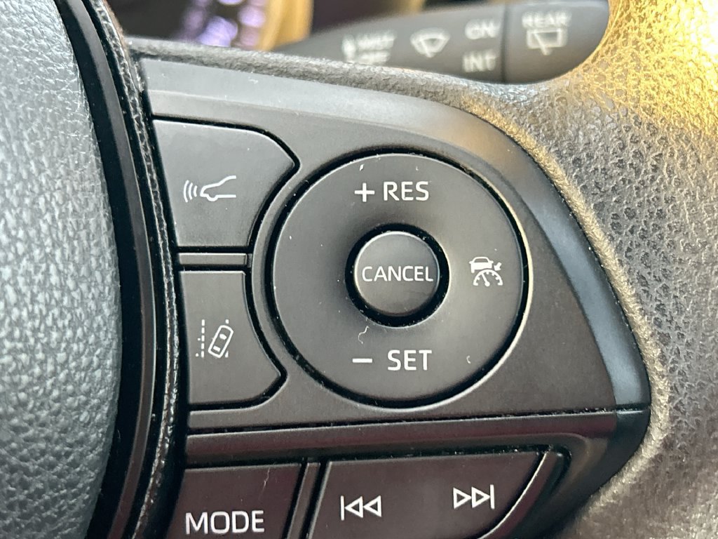 Used 2019 Toyota RAV4 LE FWD image 17