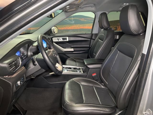 Used 2022 Ford Explorer Limited image 24
