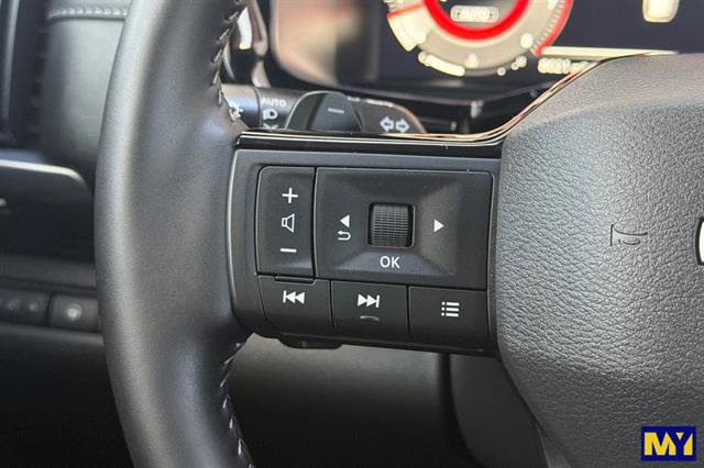 Used 2026 Nissan Pathfinder SL AWD/4WD image 30