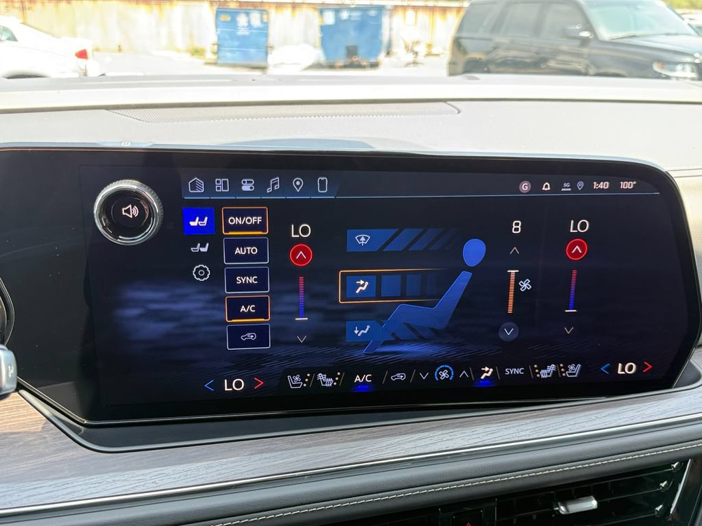 New 2026 Chevrolet Suburban Premier w/ Sun And Tow Package AWD/4WD image 17