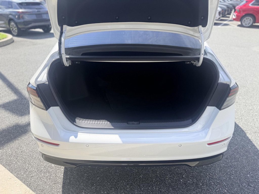 Used 2025 Honda Accord Touring image 14