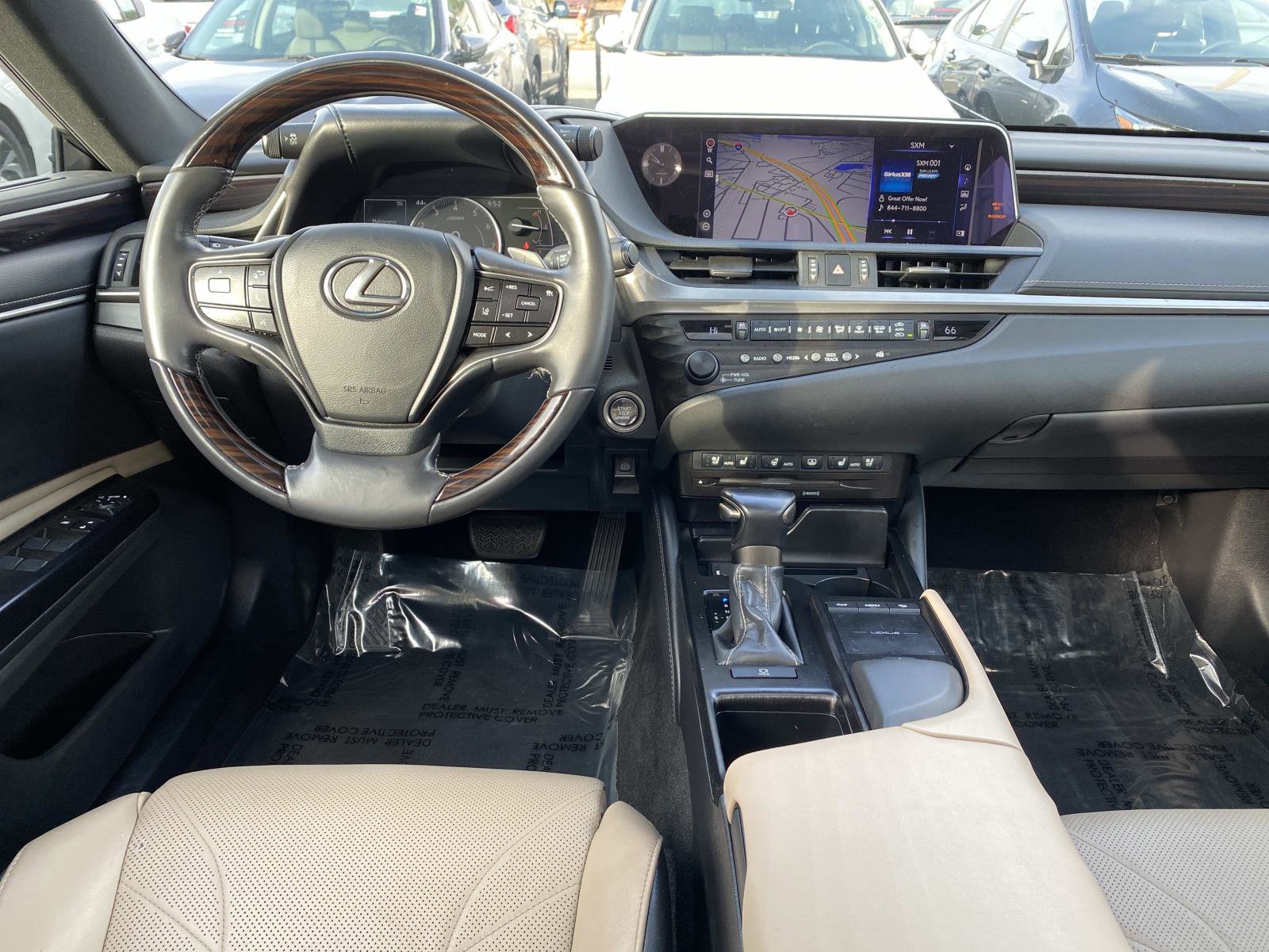 Used 2020 Lexus ES 350 w/ Luxury Package image 10