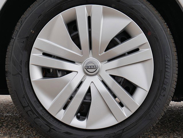 Used 2025 Nissan Leaf S image 48