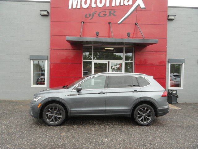 Used 2022 Volkswagen Tiguan SE AWD/4WD image 2