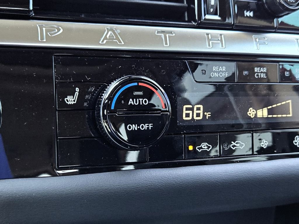 New 2026 Nissan Pathfinder SL w/ SL Premium Package FWD image 17
