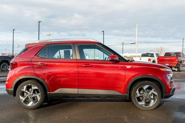 Used 2022 Hyundai Venue SEL image 5