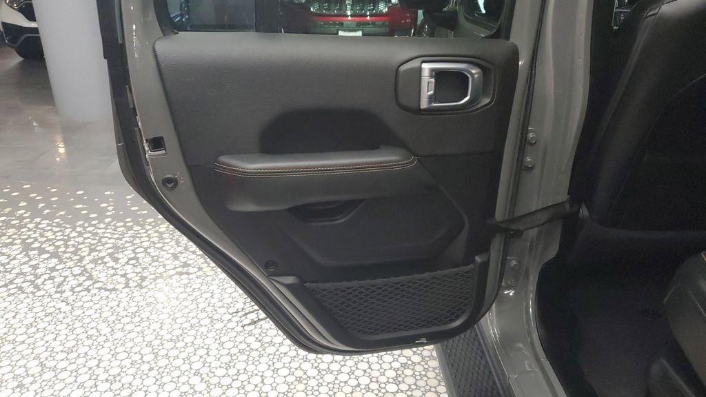 Used 2022 Jeep Wrangler Unlimited Sahara image 15