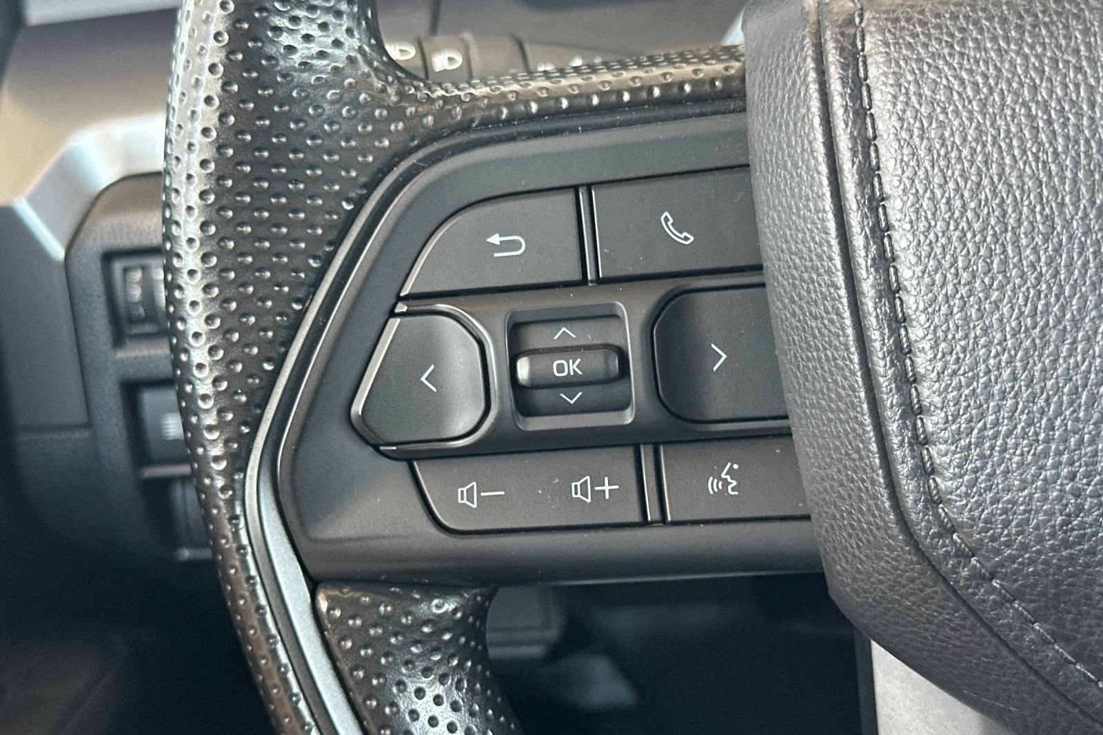 Certified 2025 Toyota Tacoma SR5 AWD/4WD image 26