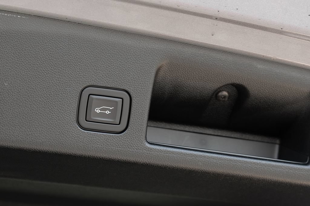 Used 2024 Chevrolet Equinox EV LT FWD image 35