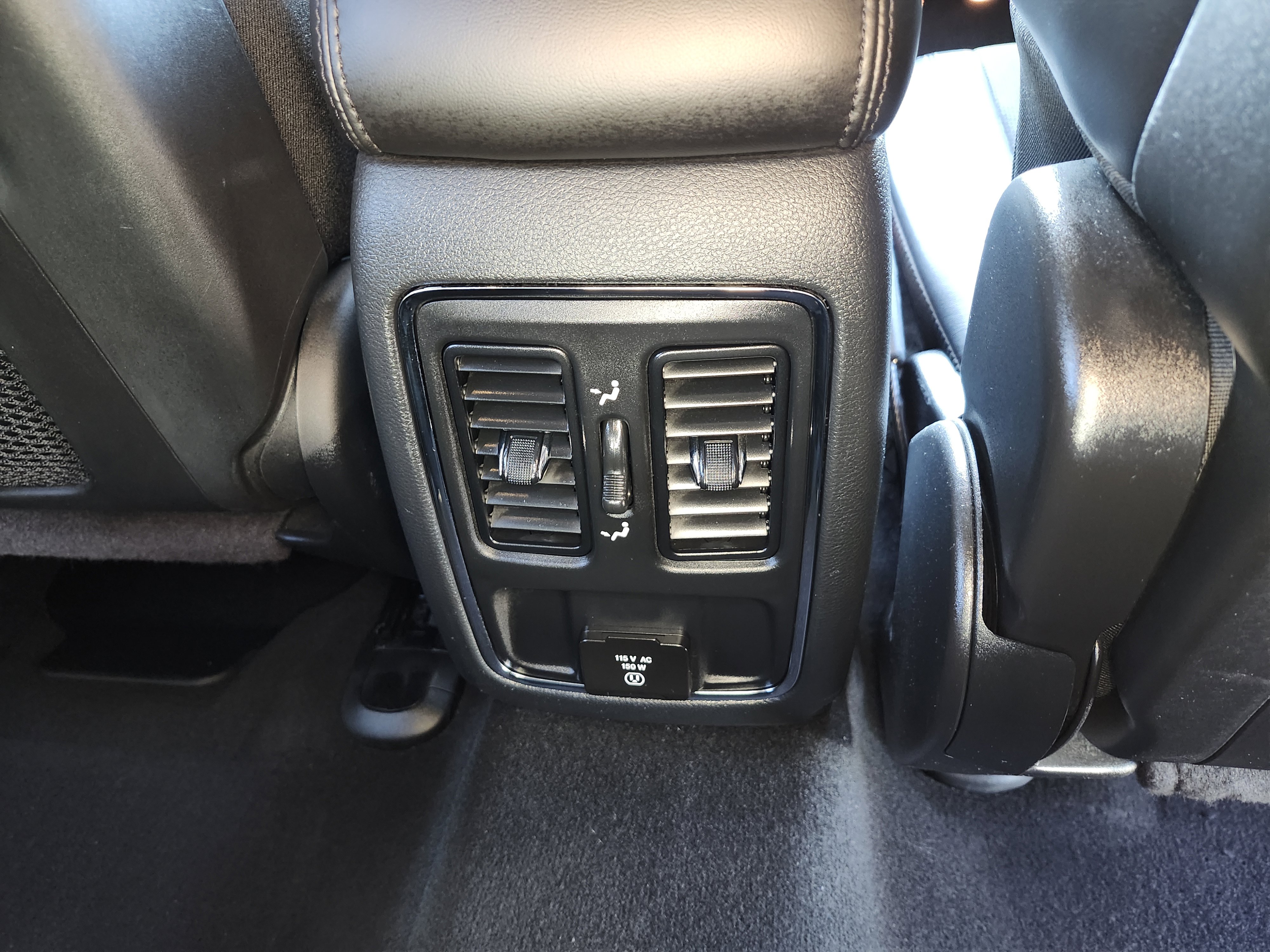 Used 2019 Jeep Grand Cherokee Altitude AWD/4WD image 23