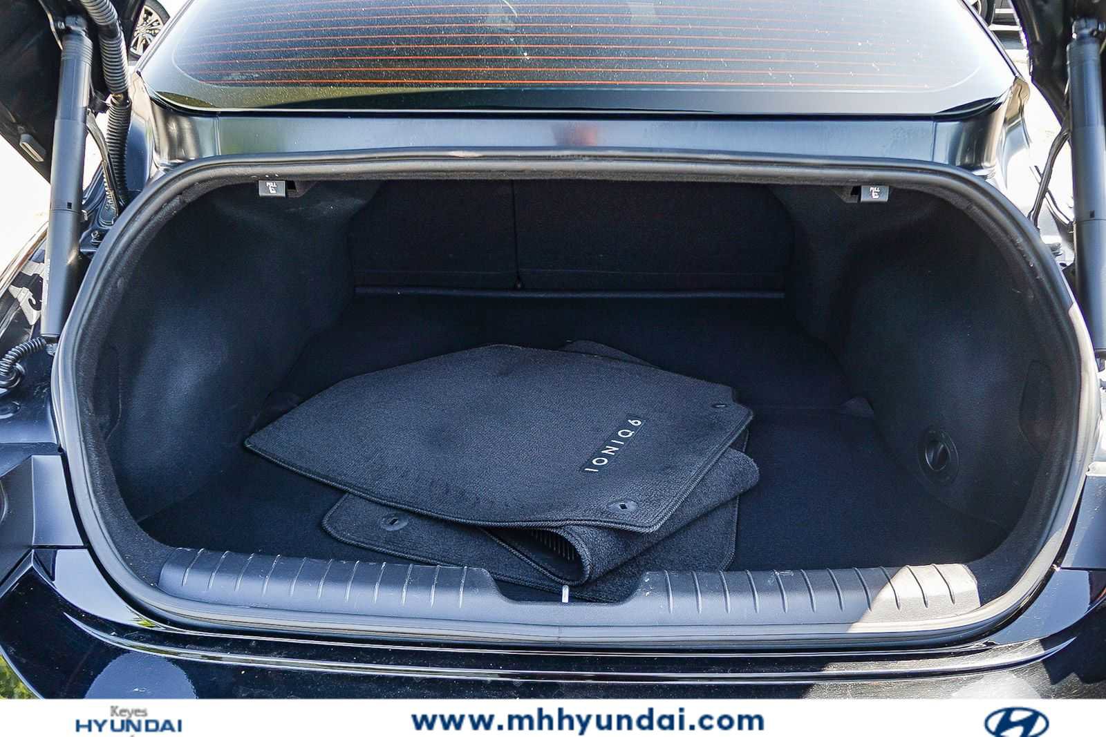 Used 2024 Hyundai Ioniq 6 SEL RWD image 28