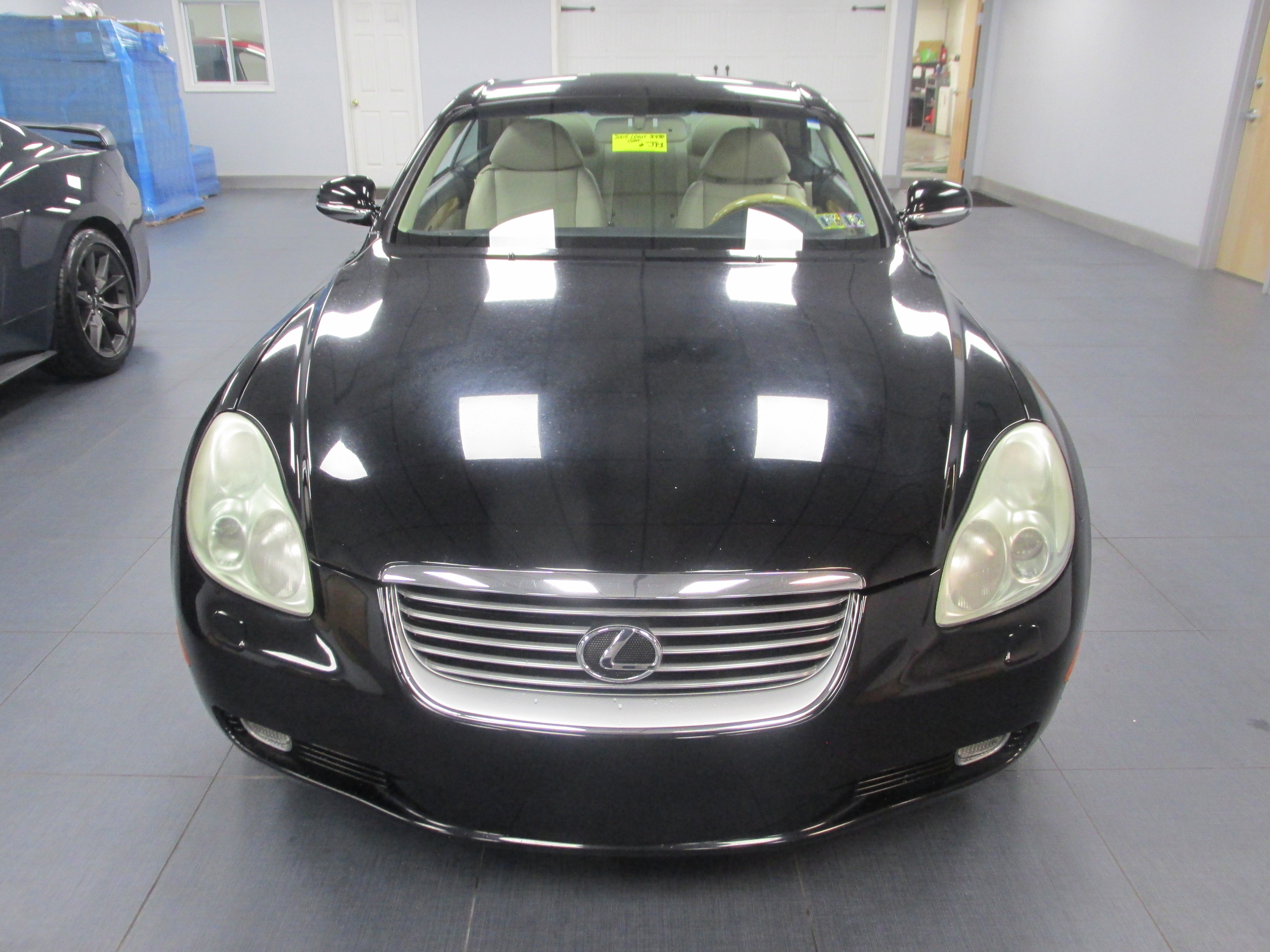 Used 2005 Lexus SC 430 Convertible RWD image 2