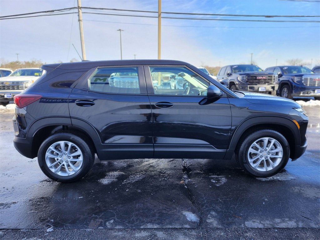 Used 2025 Chevrolet TrailBlazer LS w/ LS Confidence Package image 6