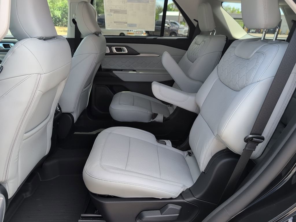 New 2026 Ford Explorer Platinum AWD/4WD image 11