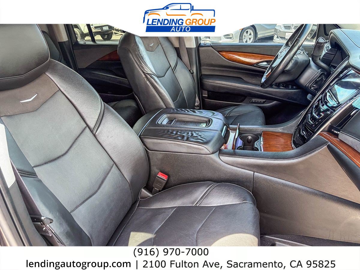 Used 2016 Cadillac Escalade ESV Luxury AWD/4WD image 15