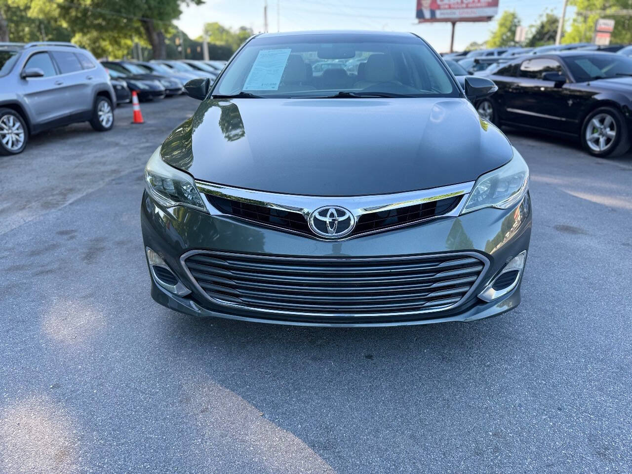 Used 2014 Toyota Avalon XLE Premium FWD image 2